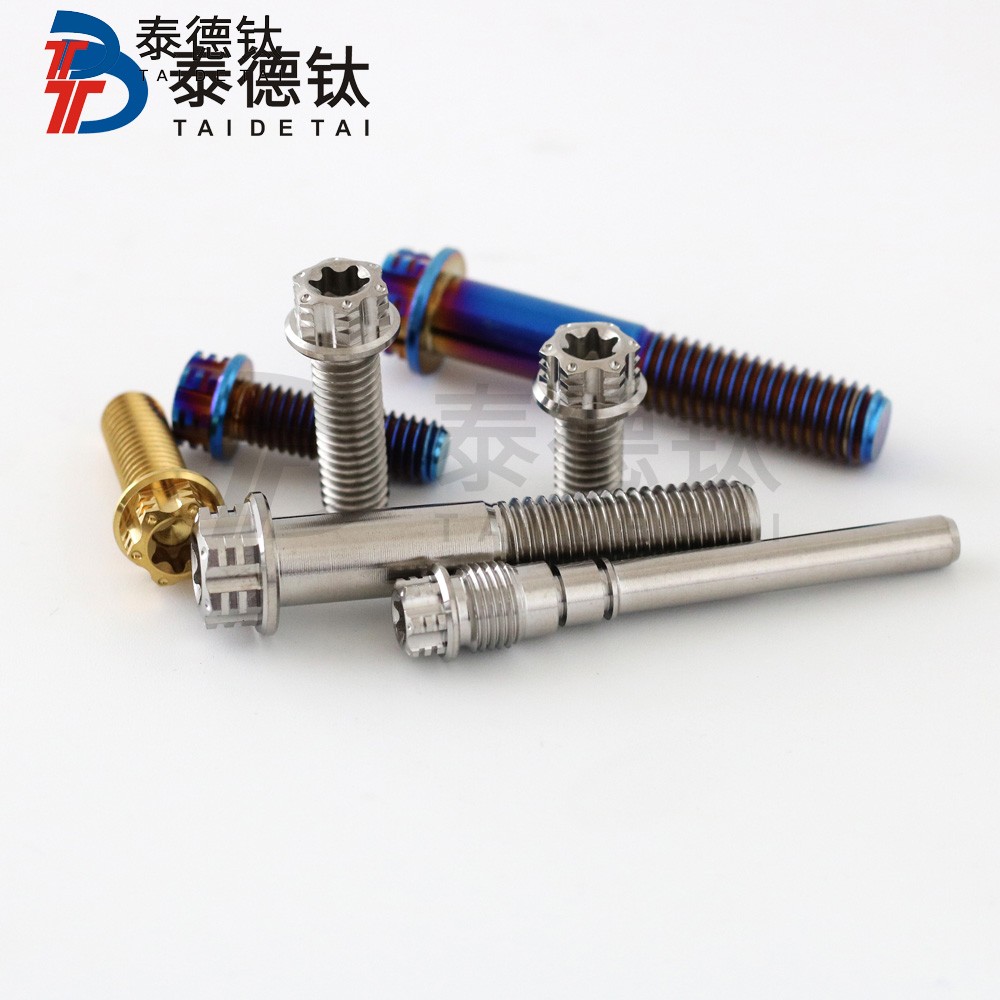 解碼船舶機(jī)械用系列緊固件的重要性！ 發(fā)布時(shí)間：2024-08-20人氣：290 次        緊固件，在船舶機(jī)械中扮演著很重要的角色。這些小小的螺絲、螺母和墊圈可能在我們眼中微不足道，但卻是船舶運(yùn)行的關(guān)鍵，負(fù)責(zé)將各個(gè)部件牢固連接在一起，確保船舶在洶涌的海洋中安全航行。讓我們一起來解碼船舶機(jī)械用系列緊固件的重要性。         在船舶機(jī)械中，緊固件的作用可謂多方面。首先，它們確保了船舶的結(jié)構(gòu)穩(wěn)固性。能想象一下，如果沒有緊固件來固定船體各部件，船舶將是多么脆弱和危險(xiǎn)。就像我們的身體需要骨骼支撐一樣，船舶也需要緊固件來支撐其整體結(jié)構(gòu)。         其次，緊固件還承擔(dān)著分布載荷的重要作用。在海上航行中，船舶常常會(huì)受到來自海浪、風(fēng)力等外部力量的影響，如果沒有合適的緊固件來均勻分布這些力量，船體各部件可能會(huì)受到不均勻的應(yīng)力，從而導(dǎo)致?lián)p壞或失效。因此，選擇適合的緊固件對(duì)船舶的安全運(yùn)行很重要。         此外，緊固件還可以減少船舶在運(yùn)行過程中的振動(dòng)和噪音。想象一下，如果船舶在航行中頻繁發(fā)生振動(dòng)，不僅會(huì)影響船員的舒適度，還可能導(dǎo)致船體疲勞和損壞。通過使用合適的緊固件，可以有效減少船舶的振動(dòng)和噪音，提升航行的平穩(wěn)性和舒適度。         總的來說，船舶機(jī)械用系列緊固件的重要性不可小覷。它們不僅是船舶結(jié)構(gòu)的支撐和保障，還能分布載荷、減少振動(dòng)和噪音，確保船舶安全、穩(wěn)定地航行在廣闊的海洋中。